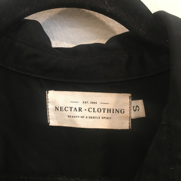Nectar Clothing black button down top size small - Picture 4 of 7